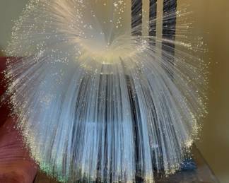 Fantasia Sunburst 4000 fiber optic motion lamp features a dramatic "starburst" spray