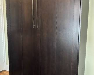 queen size Murphy bed