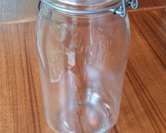 Le Parfait Suprieur Glass Jar with Wire Bail and Ceramic Lid
