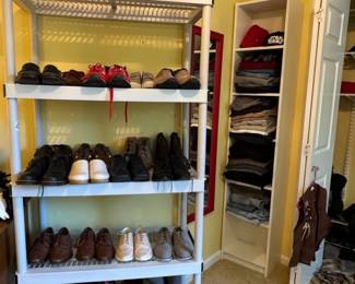 Striped Quilt and Velvet Duvet Set fifth image