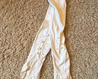 Vintage White Opera Gloves with Pearl Buttons