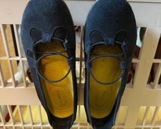 Lands End Womens Navy Blue Suede Ballet Flats with Bungee Lacing