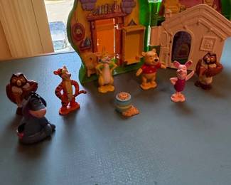 Disney Winnie the Pooh Mr. Sanders Tree House Playset with Figures