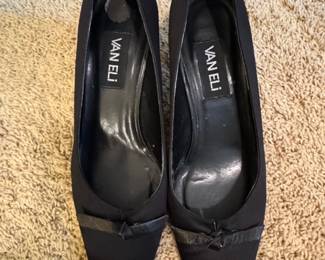 Van Eli Black Fabric Bow Kitten Heel Pumps