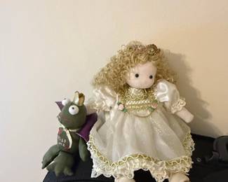 Princess and the Frog Musical Doll and Frog Plush Toy