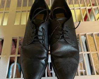Black Leather Pointed Toe Oxfords