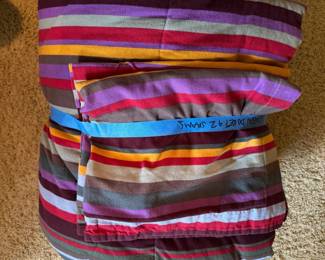 Queen Duvet Cover and Shams Set