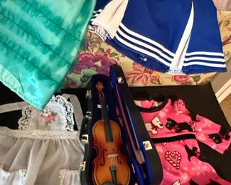 Vintage Decorative Storage Trunk with Floral Pattern third image