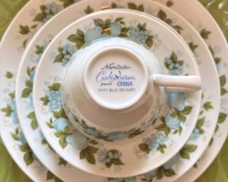 Noritake everyday dish set for 8