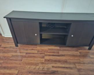 slender entertainment console