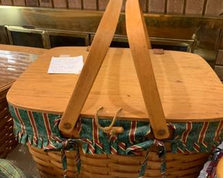 #36	Longaberger 1994 Large 2 handled picnic basket, toggle closure, includes riser, plastic insert, fabric liner - 4 pcs - 16.5x11	 $45.00 