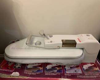 #99	Singer Magic Steam Press CSP-1 - Not in Box	 $45.00 