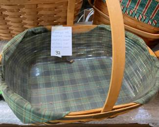 #32	Longaberger 1998 Traditions Collection Hospitality Basket w/fabric liner & plastic insert 	 $25.00 