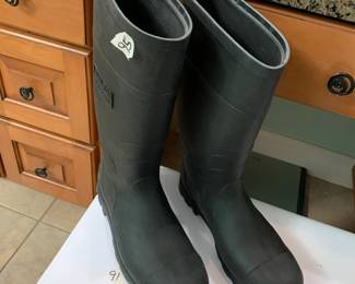 #95	Steel Toe Slip-resistant Size 7 Rubber Boots	 $35.00 