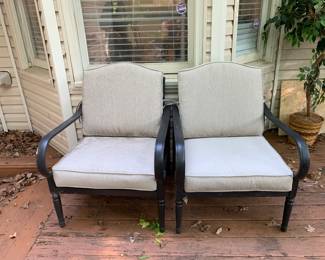 #147	Set of 2 Side Aluminum Chairs w/cushions	 $75.00 