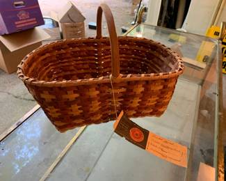#112	White Oak Indian Arts and Crafts Board Certified Basket - Walnut Root Dye	 $40.00 