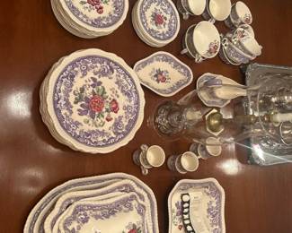 10-place setting Spode “Mayflower” set with serving pieces