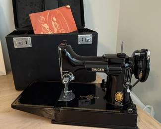 Singer Featherweight Sewing Machine with Accessories and Manual