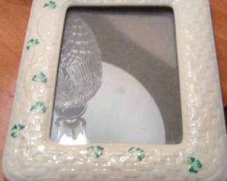 Belleek Shamrock x Picture Frame