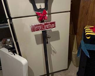 Christmas Lamppost Yard Decoration with Merry Christmas Sign