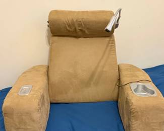 Brookstone Massage Reading Pillow with Light third image
