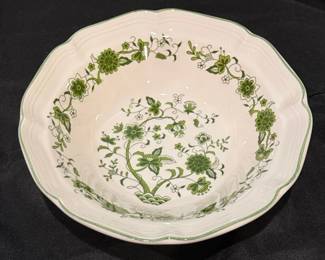 Vintage Hankook Serving Bowl with Green Floral Pattern second image