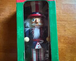 Crocheted Christmas Tree with PomPom Ornaments third image