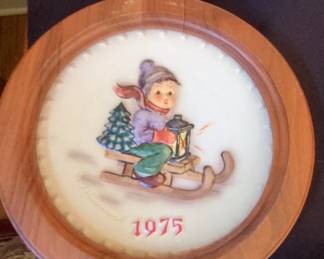 Goebel Hummel Ride Into Christmas Collector Plate