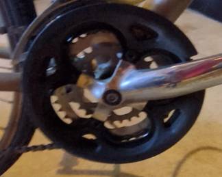 Trek Multitrack Hybrid Bicycle third image