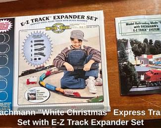 Bachmann White Christmas Express Train Set with EZ Track Expander Set third image