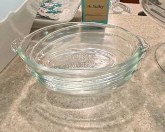 Pyrex Oval Casserole Dish  Cup
