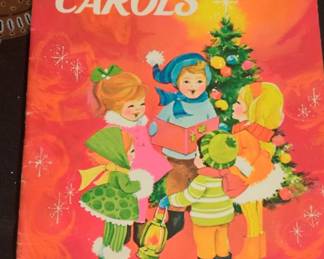 Christmas Carols Piano Arrangements with Chord Symbols for Organ and Guitar Wonder Book