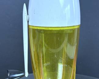 VINTAGE 1950S DAZEY ICE CUBE CRUSHER