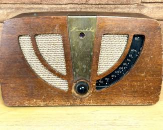 Vintage Zenith Tube Radio