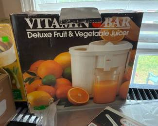 Vitamin Bar Juicer in box