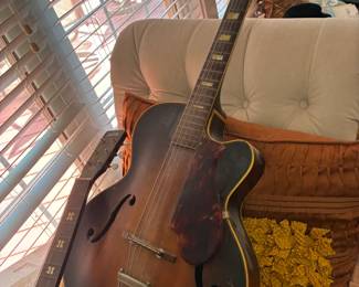 Vintage Harmony H-1310 acoustic archtop guitar