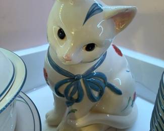 Lenox Poppies on Blue cat cookie jar