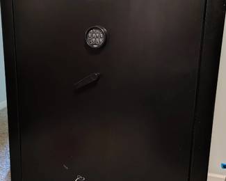Huge liberty Safe 50 gun capacity 