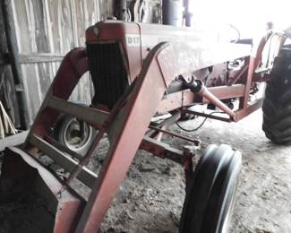 1966 Allis Chalmers D17 Series IV Tractor, w/AC Front Loader, WFE, Snap-Coupler Hitch, Dual Hyd. 16.9/28 Rear Tires 65%, Like New Front Tires, 5393 hours