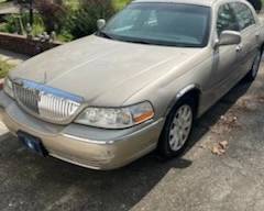 2011 Lincoln Towncar with 102,000 miles