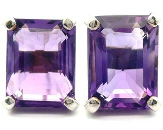 Vibrant Natural Amethyst Rectangular Solitaire Stud Earrings in 18k Yellow Gold