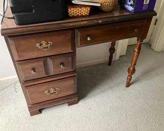 Mahogany kneehole desk
