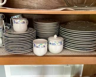 Large set of Vitromaster "Waikiki" 1991 stoneware