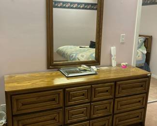 Dresser w mirror