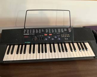Casio CT-400 keyboard