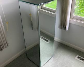 4' mirrored pedestal