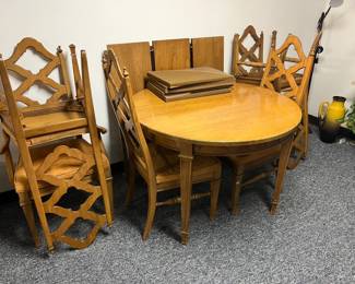 dining room table, 6 chairs, three leaves and table pad