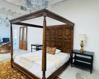 King size vintage bed French style