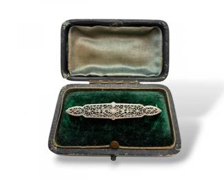 117 14KWhiteGoldOpenWorkFiligreeBarPinTested306g