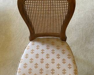 living room single chair